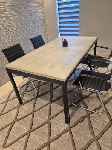 Mesa 1,80 x 0,95 tok stock - maravilhosa