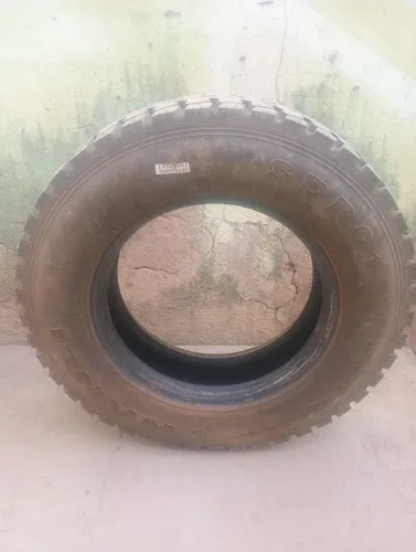 Vendo pneu Wanli 215/75/17,5