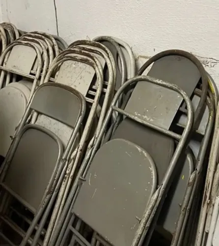 Cadeiras Dobráveis de ferro .