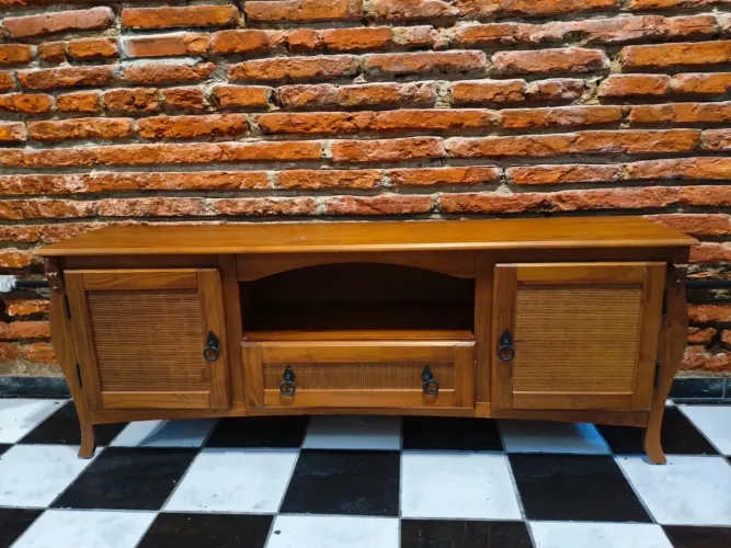 Rack de madeira maciça 