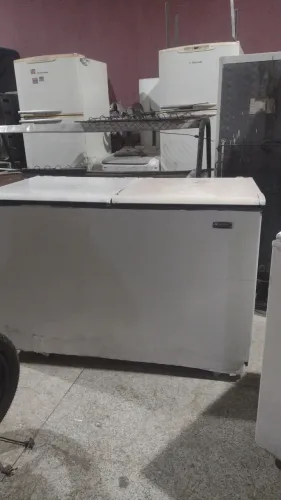 Freezer horizontal 2 tampas grande funcionando perfeitamente pra sair logo 1200