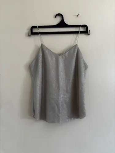 Blusa brilhosa 