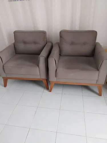 DUAS LINDAS POLTRONAS SEMI NOVAS