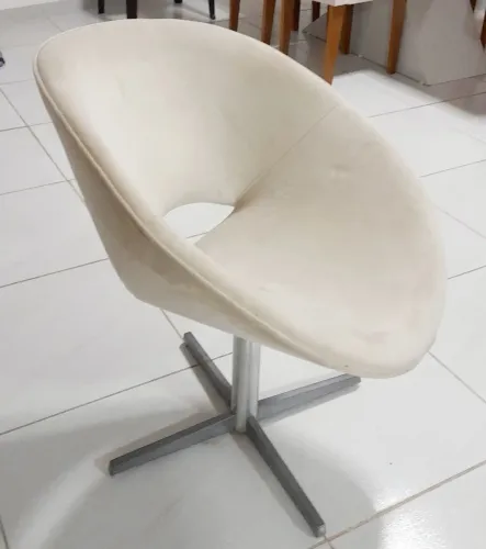 Poltrona giratoria de alto padrao com tok sofisticado