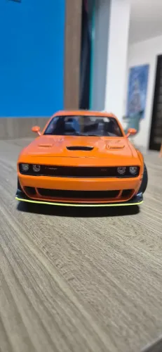 Miniatura solido 1 18 Dodge Challenger