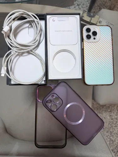 Iphone 13 ProMax Prata/Branco 256GB (Bateria 77%)