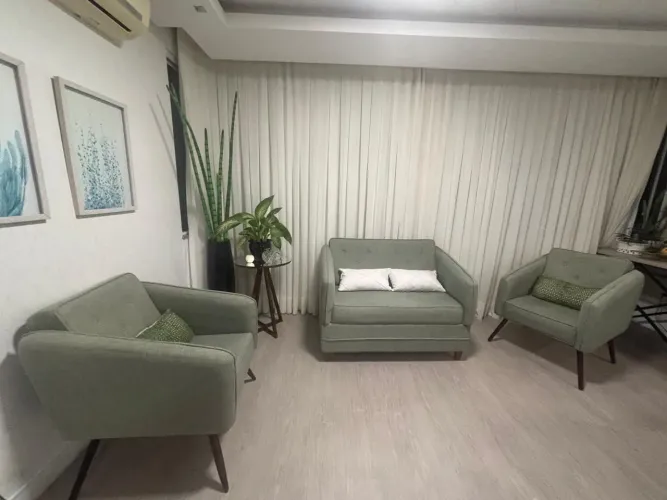 Vende-se poltronas e namoradeira 