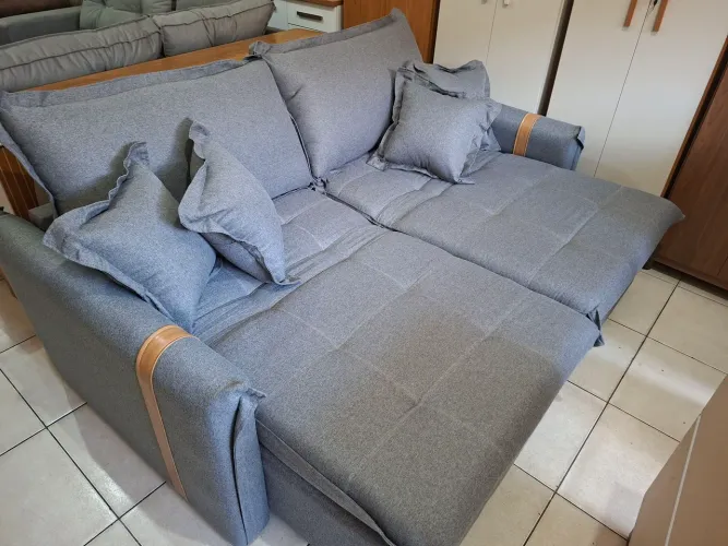 Sofá Cama Novo Pronta entrega De 4.700 por 2.800 ,tem 2.00 de largura.