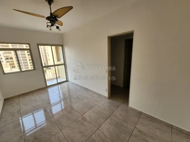 Excelente Apartamento com 1 dormitório no Edifício Mônaco