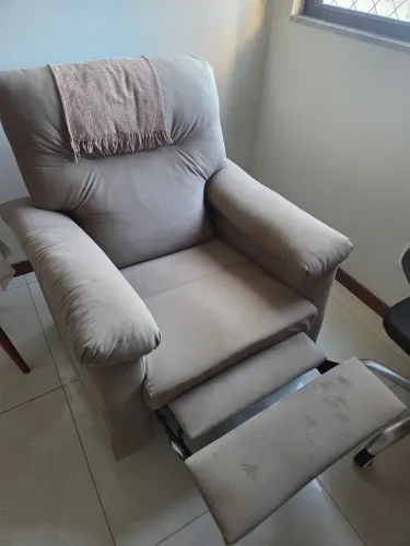 Poltrona Reclinável Confortável - Excelente Estrutura