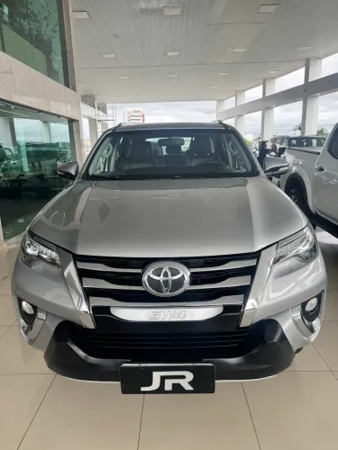 Toyota Hilux SW4 SRX 4X4 2.8 TDI 16V Dies. Aut. 2017