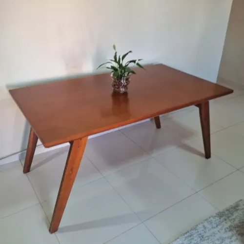 Mesa de jantar linda e conservada 6 lugares