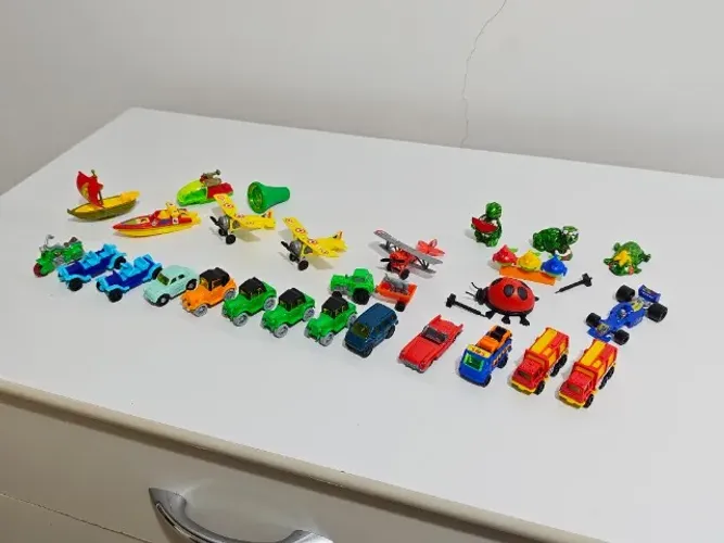 Kinder ovo toys lote com 27 brinquedos 