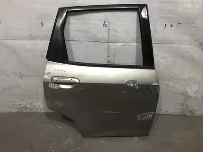 Porta Traseira Honda Fit 2004 A 2008 #07577 Traseira Direito Prateada