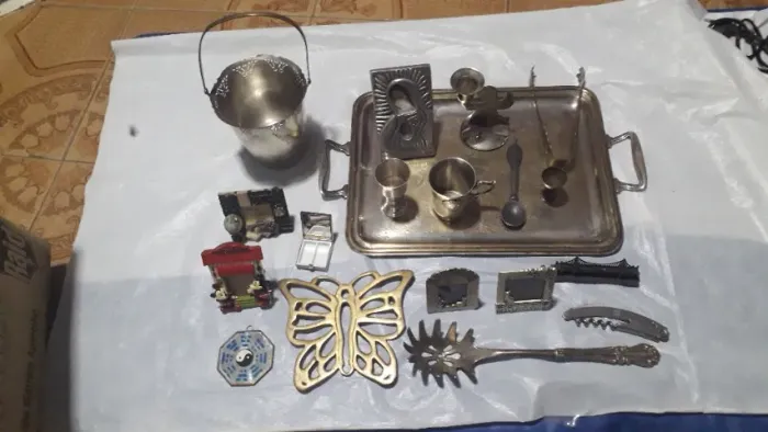 Bandeja,balde E Outras Peças Prateadas, Em Inox E Metal Leia (Usado)