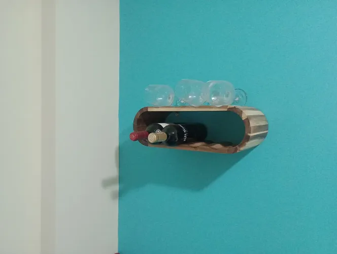 Suporte para vinhos e taças 