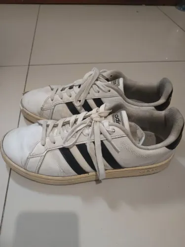 Tênis Adidas 42