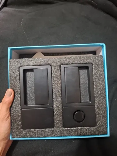 fechadura magnética embutida e minimalista