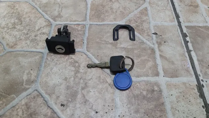 Fechadura porta luvas do opala, com chave