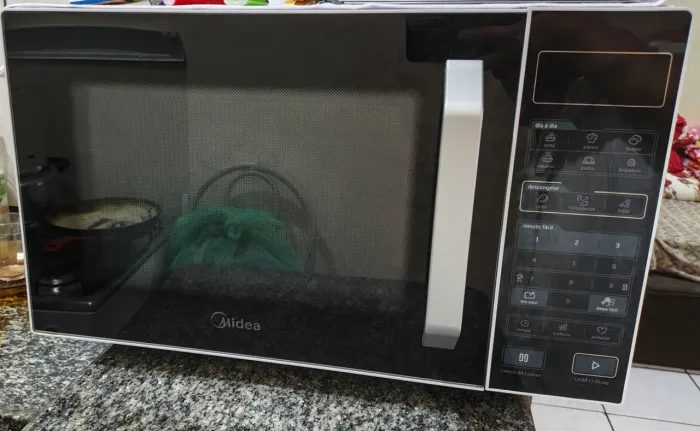 Vende-se Microondas Midea