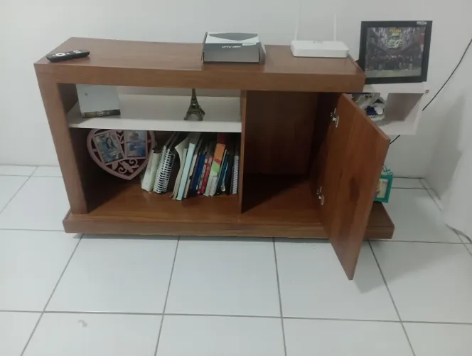 Vendo Rak tv com rodinhas 1.37x0.40