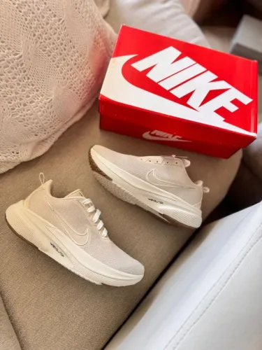 Tênis Nike Revolution Pro