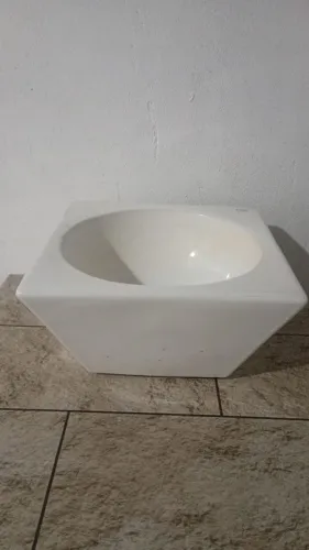 Cuba sobrepor pia banheiro