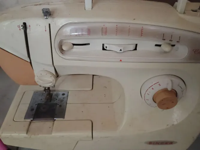 Máquina precisa de alguns reparos pq tá um tempo sem usar.