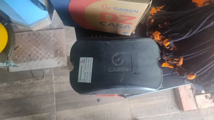 Motor de portão eletrônico Garen , nunca usado acompanha 04 controles