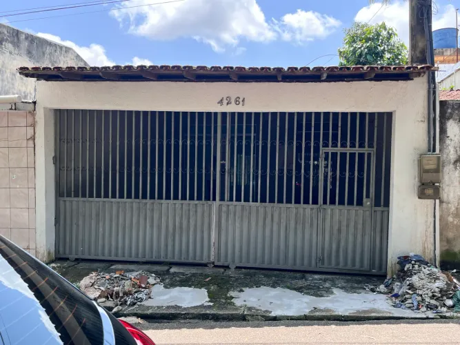 Vende-se casa de 3 suítes/ marco