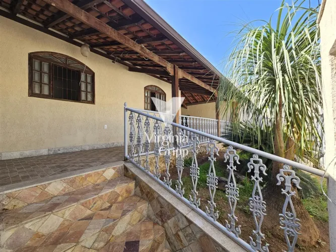 Casa com piscina bairro Espírito Santo - Betim - MG