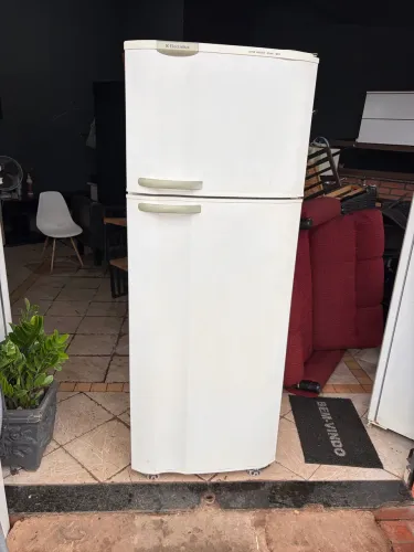 Geladeira Electrolux 462 litros (entrego ) 