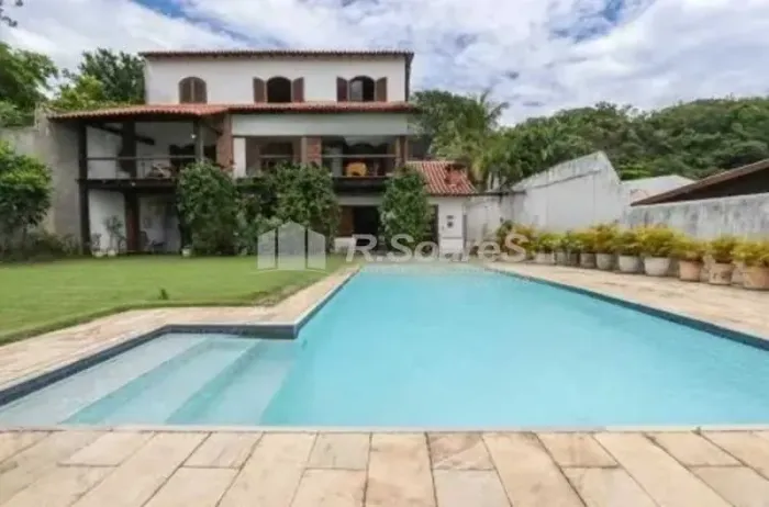 Casa de rua : Triplex / Residencial / Botafogo