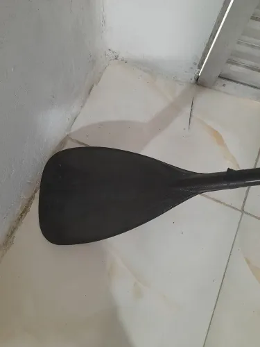 Vendo remo de fibra de carbono para stand up paddle ,em ótimo estado de conservação
