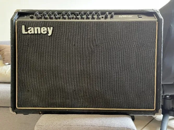 Laney LV300 Twin com Falantes Eld Power Classic Model