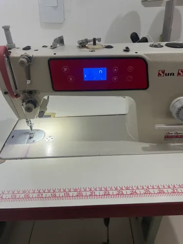 Máquina de costura sun special