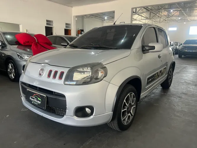 Fiat Uno Sporting 1.4 EVO Fire Flex 8V 4P 2012
