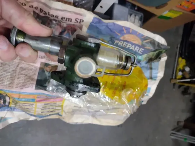 Bomba Alimentadora Bosch Roletada do Diesel Motor Mercedes OM 352.