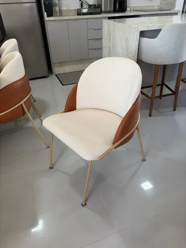 Vendo 8 cadeiras novas e modernas por uma pechincha