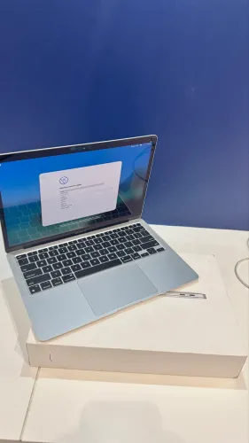MacBook Air m1 8/512
