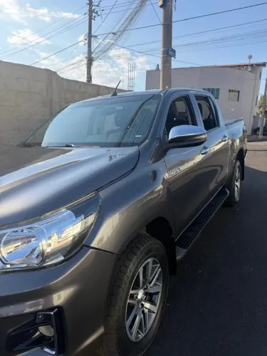 Toyota Hilux CD SRV 4X4 2.8 TDI Diesel Aut. 2020