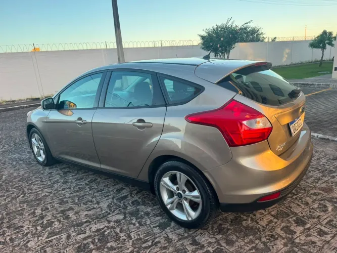 Ford Focus 1.6 S/1.6 SE Flex 16V 5P AUT 2014