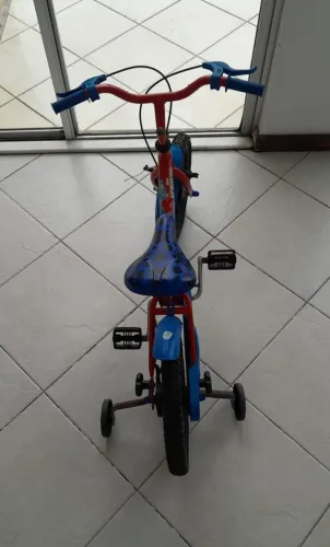 Bicicleta Homem-Aranha aro 12