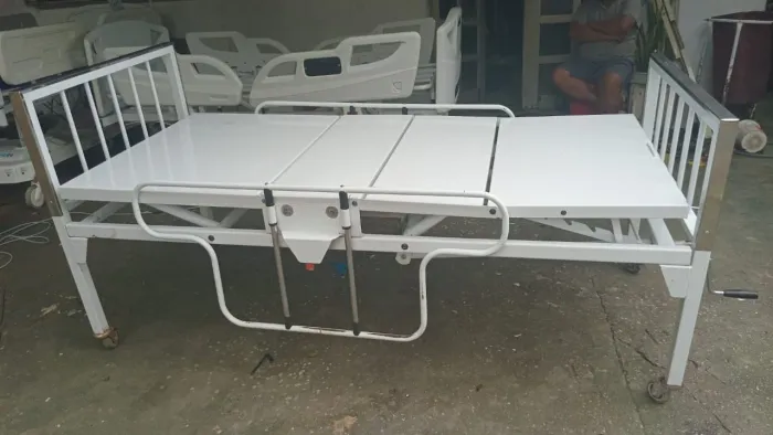 Cama hospitalar de manivela