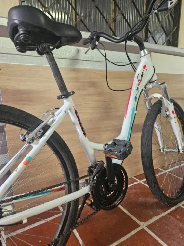 Bicicleta caloi ceci aro 26 câmbio shimano 21 marchas pouquíssimo uso