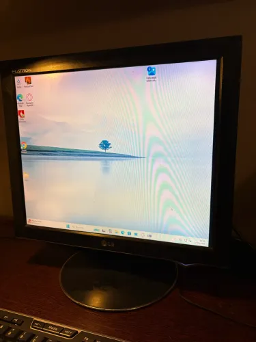 Vendo monitor LG saída vga e dvi 17?