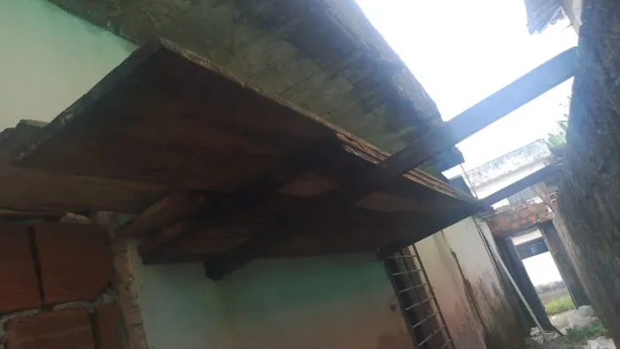 Peças de andaimes e peças de escora de lage mais taboas 