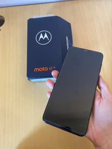 SmartPhone Moto E13