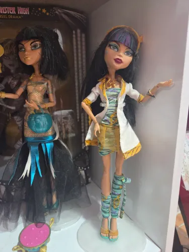 Boneca Cleo de Nile Mad Science Doll