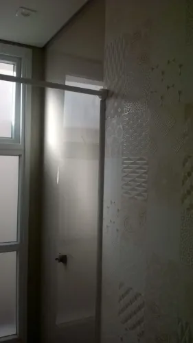Colocação de porcelanatos e revestimentos em geral e também qualquer tipo de reformas 